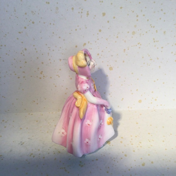Royal Doulton Babie Figurine - Picture 5 of 8